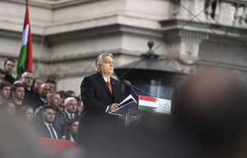 Nagyon megsértődtek a liberálkommunisták, amiért idén nem fütyülhetik szét Orbán ünnepi beszédét